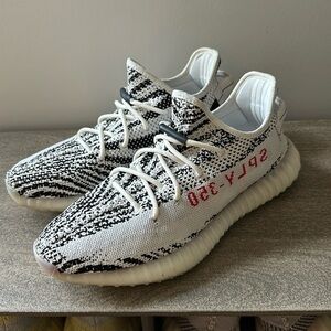Yeezy 350 V2 zebra